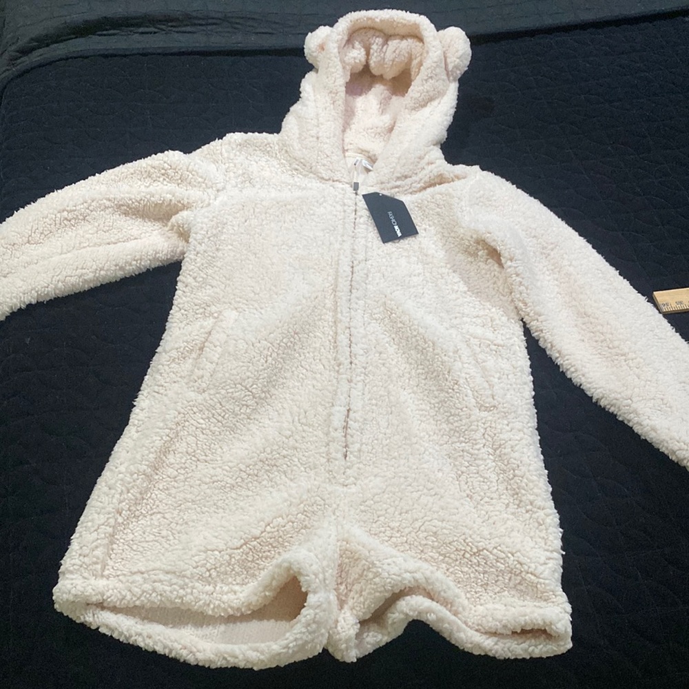 Fashion nova baby bear hug pj romper onesie